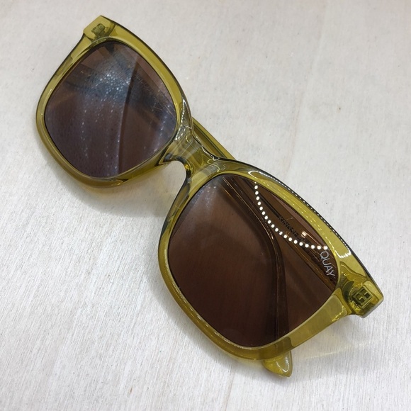 Quay Australia Kingsley Sunglasses Unisex Olive Brown - Picture 2 of 9